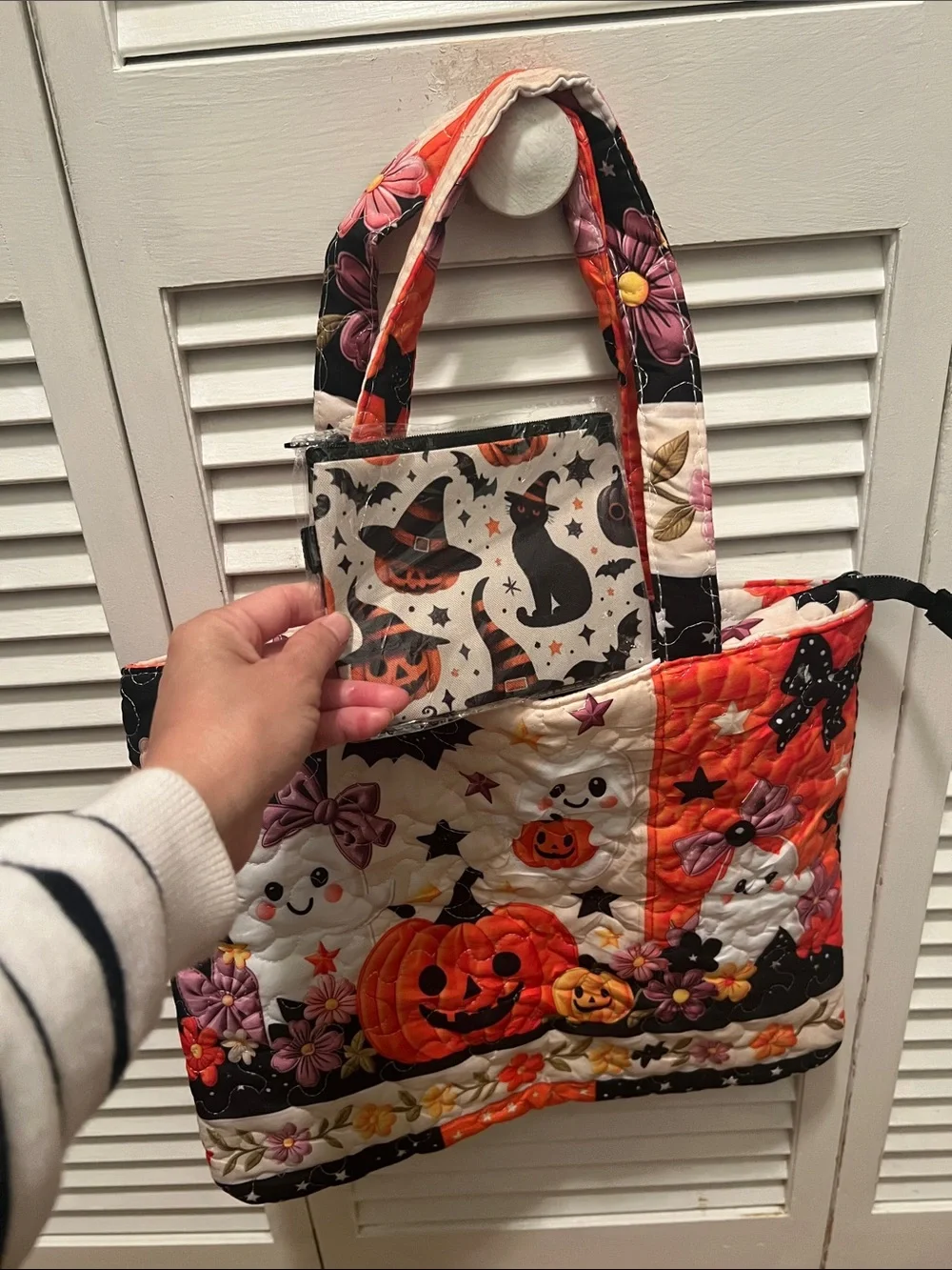 #3127** Quilted Tote Bag with Pumpkin & Ghost Appliqué/Orange/Black/White